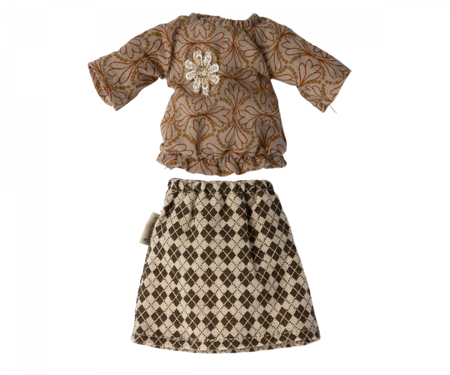 PREORDER: Blouse and skirt for grandma mouse (10/1/23)