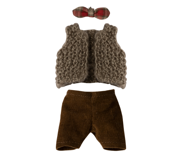 Vest, pants and butterfly for grandpa mouse