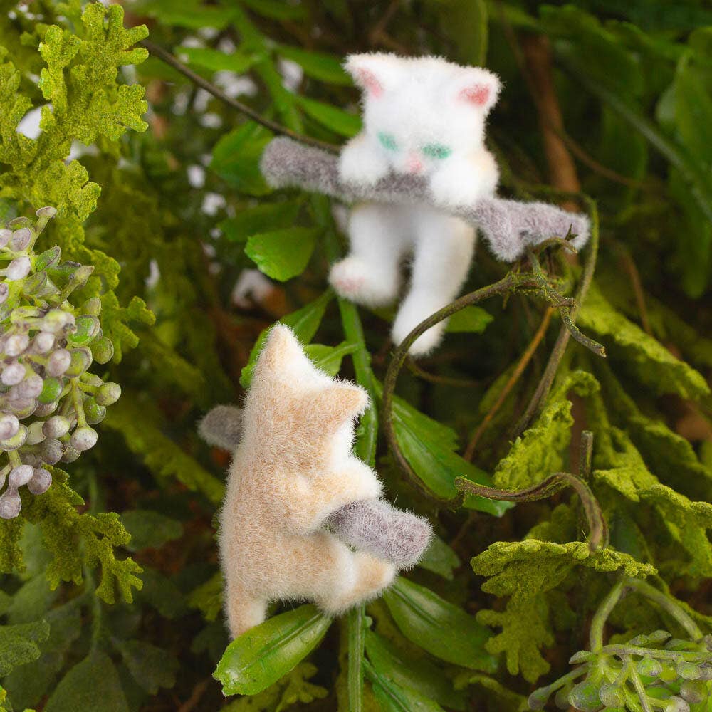 Flocked Miniature Climbing Kittens | Tselaine