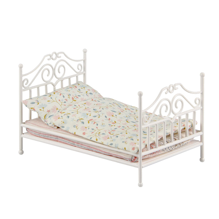 Aizulhomey Vintage Bed (Off White) IN STOCK